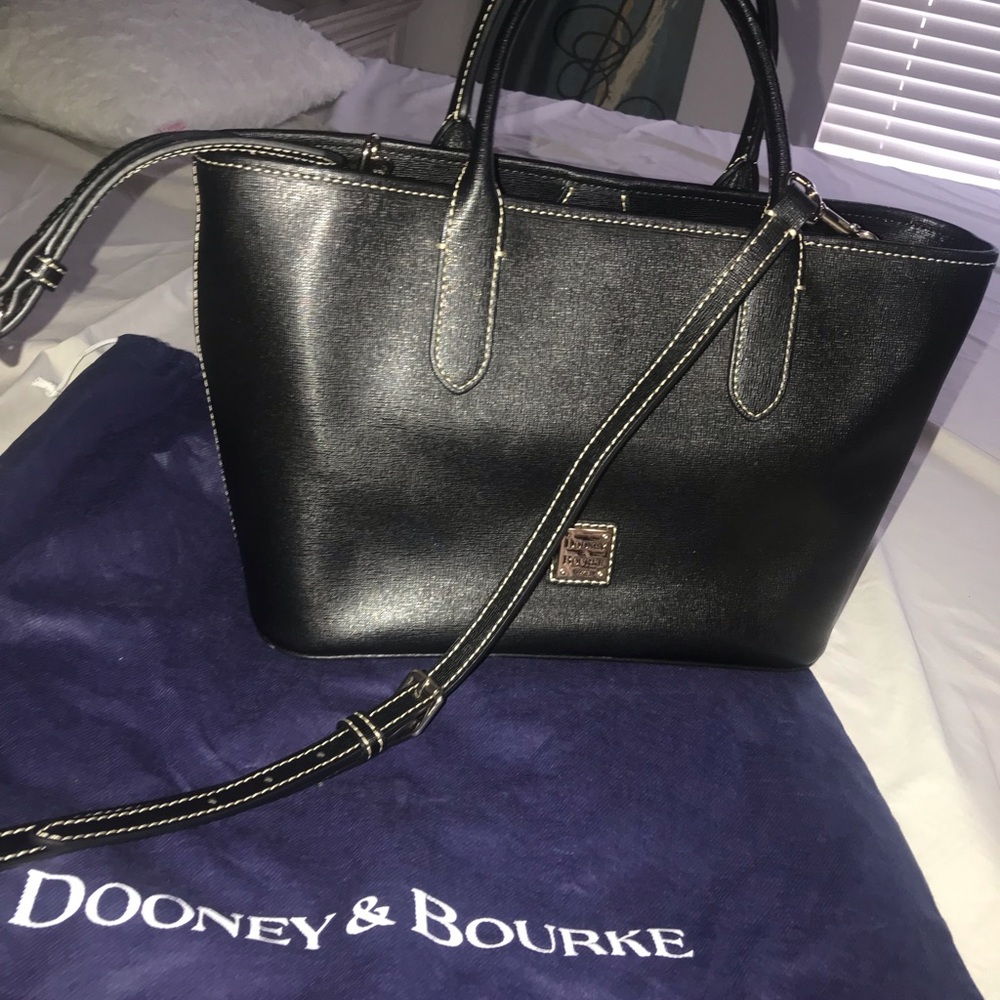 Like new Dooney and Bourke!!!!